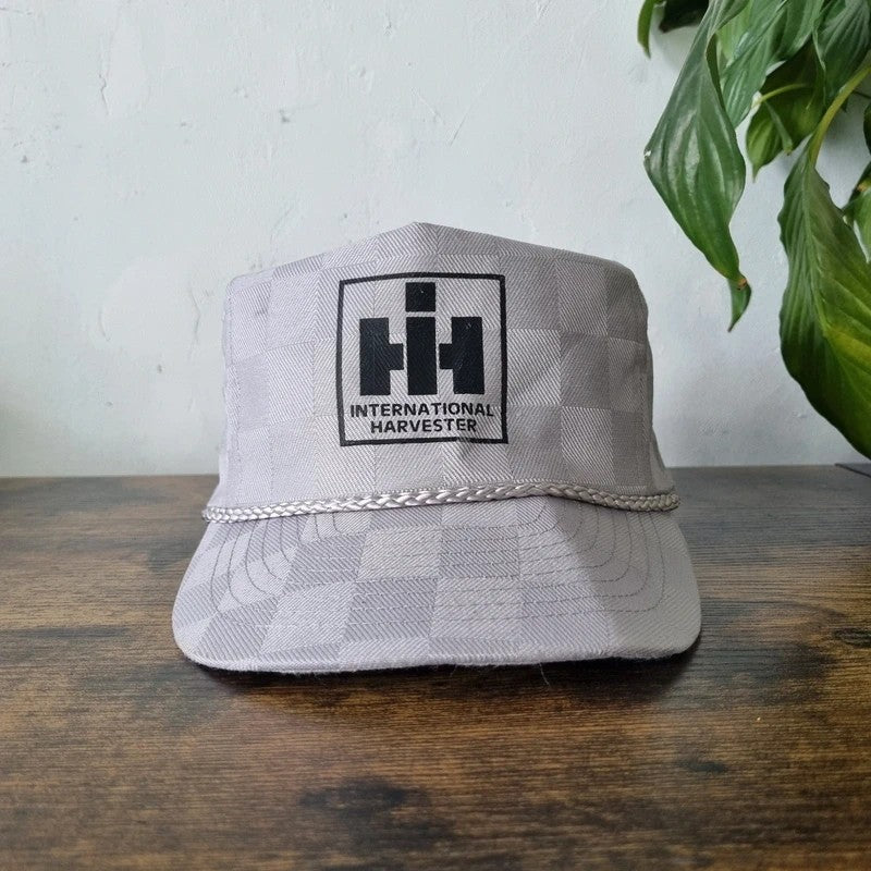 Vintage American Trucker Hat Snapback cap one size adjustable grey international harvester