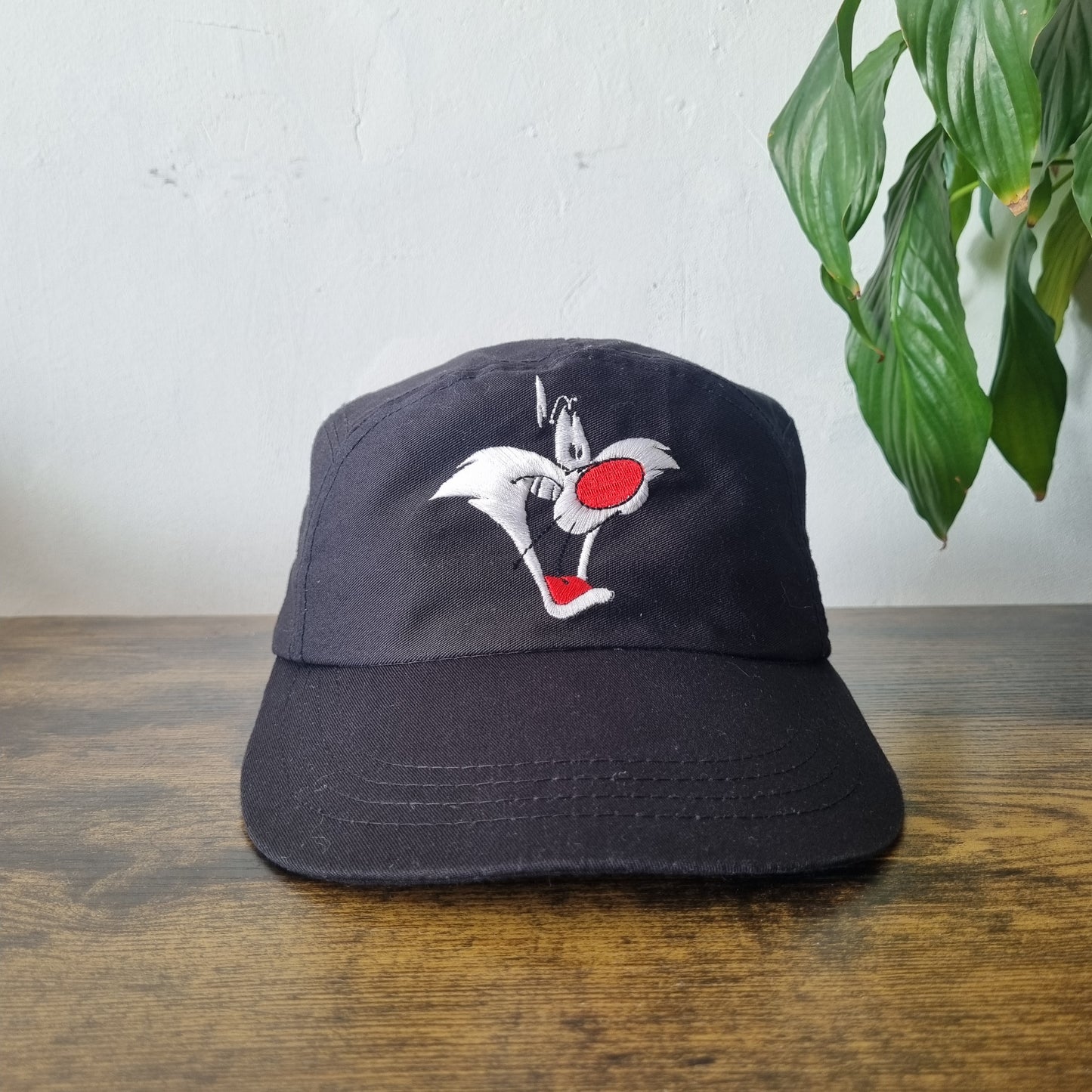 Vintage Looney Tunes 5 Panel Hat Snapback cap one size Silvester Black