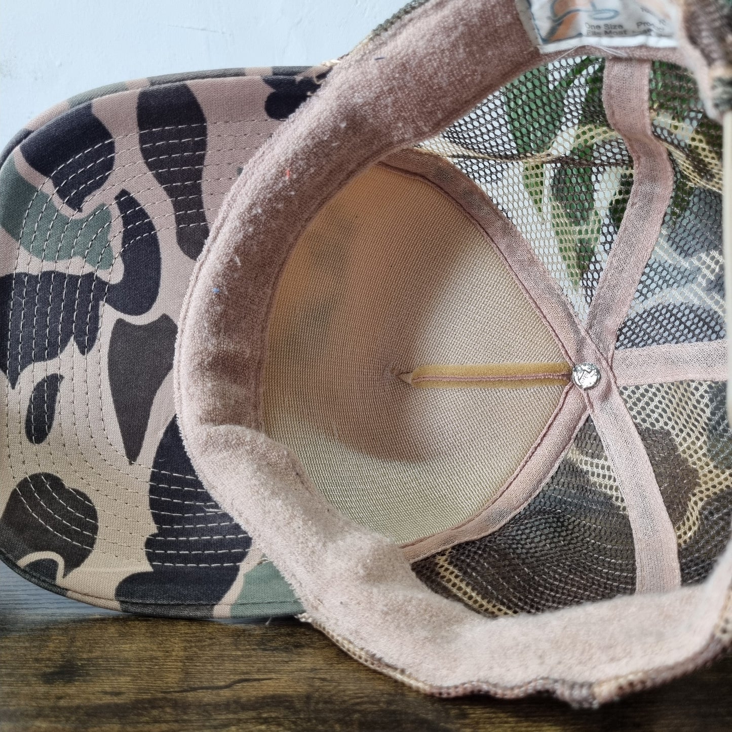 Vintage American Trucker Hat Snapback cap one size adjustable beige camo shark