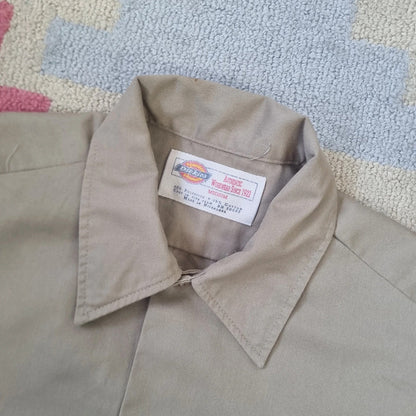 Vintage Dickies Boxy Fit Cropped Shirt Short Sleeve Medium plain beige Button Up Skater Y2K Surf