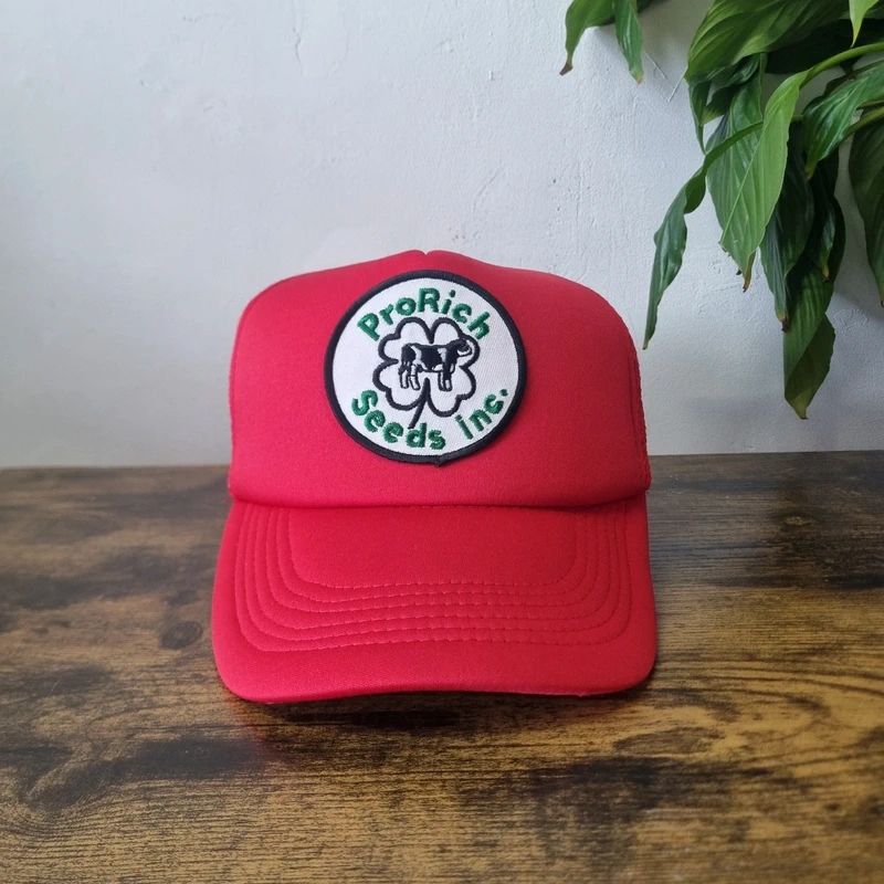 Vintage American Trucker Hat Snapback cap one size adjustable red pro rich cow