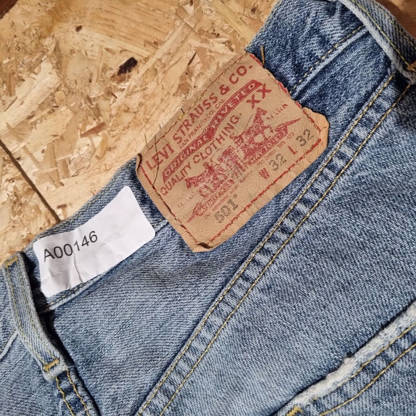 Levis 501 Denim Jeans Regular Straight   w32 l27   - Blue